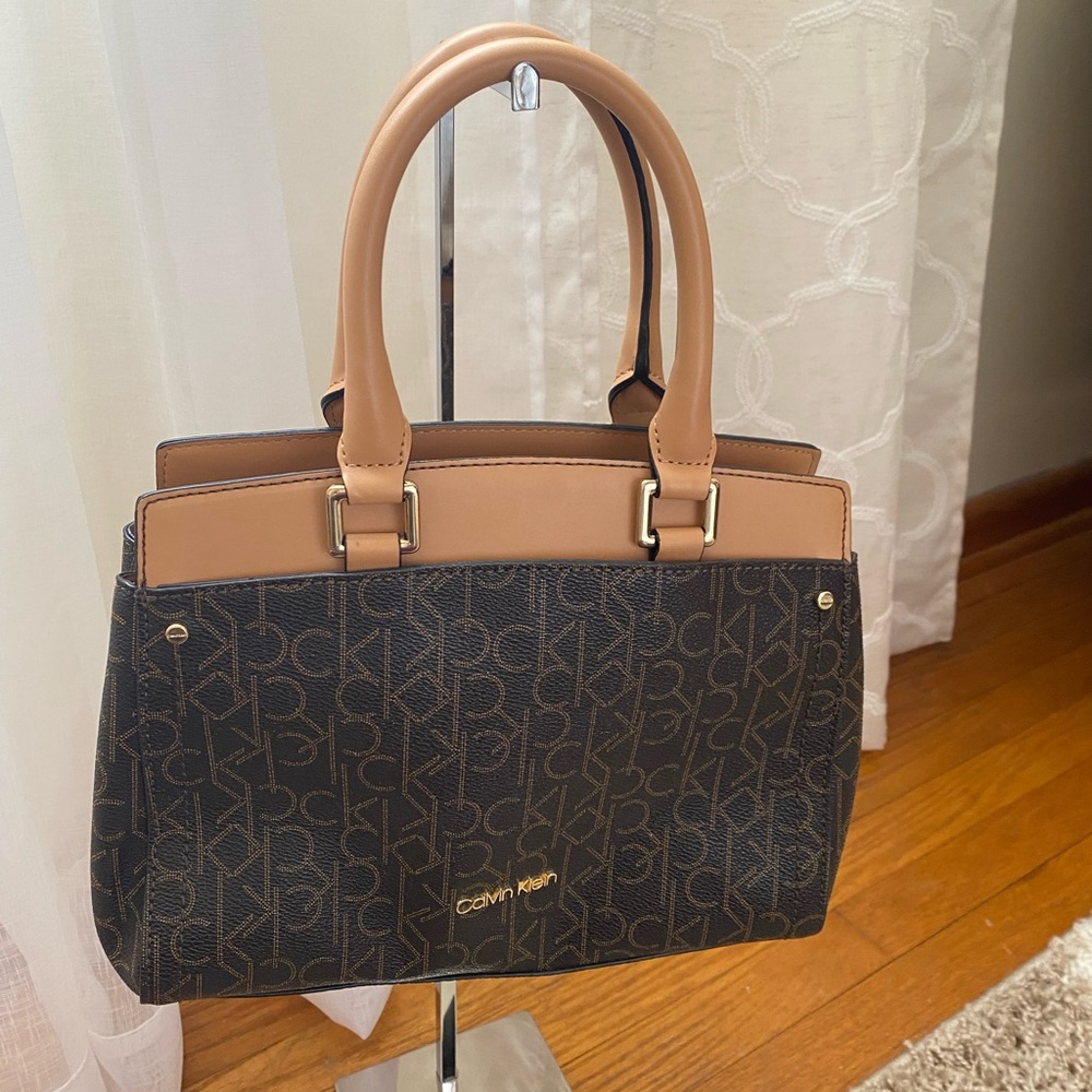 Calvin Klein Small Signature Bag